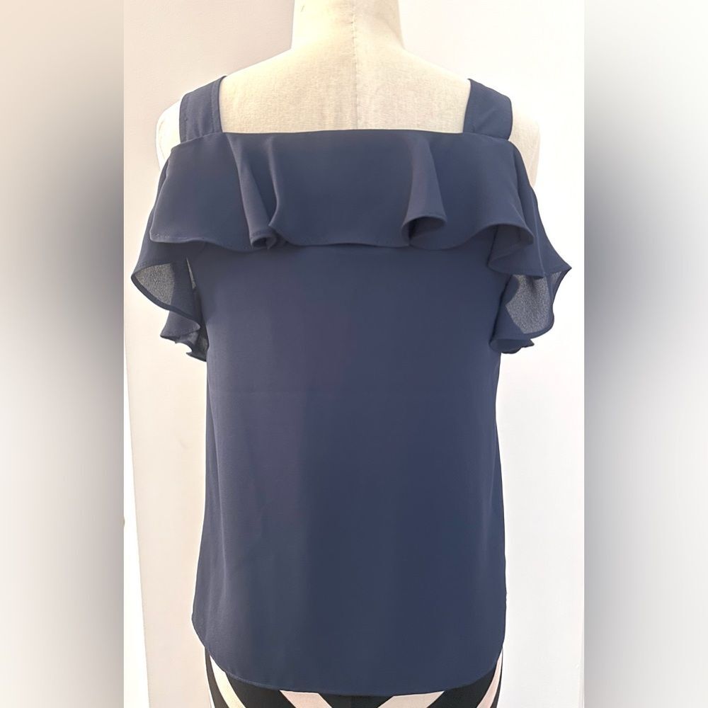 EUC BR Ruffle Tank - Picture 3 of 8